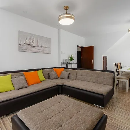 Casa Bizzarra Vikendica