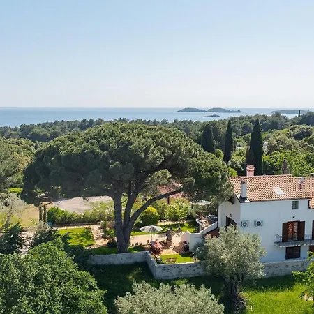 Casa Bizzarra Feriehus *
