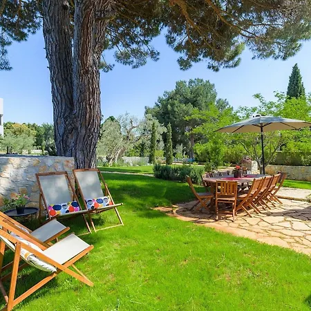 Casa Bizzarra Nyaraló *