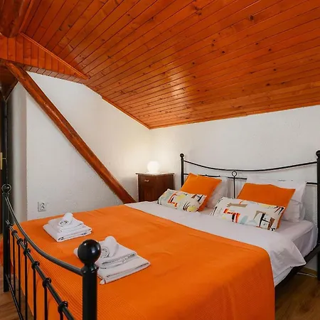 Casa Bizzarra Nyaraló *