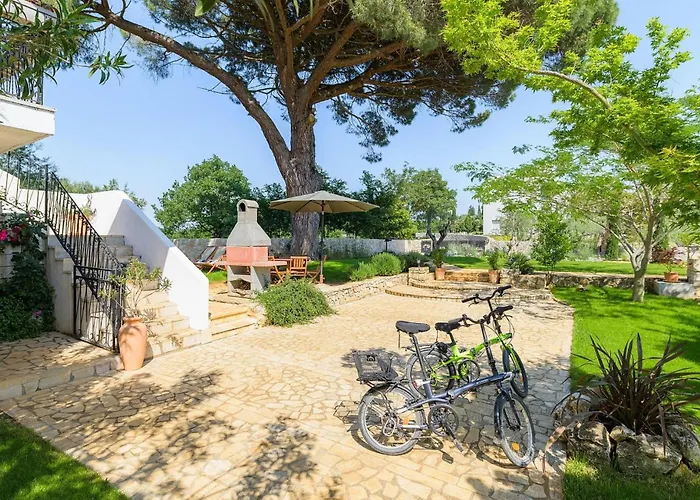 Casa Bizzarra * Ρόβινι