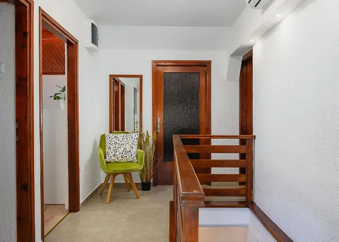 Casa Bizzarra * Ρόβινι